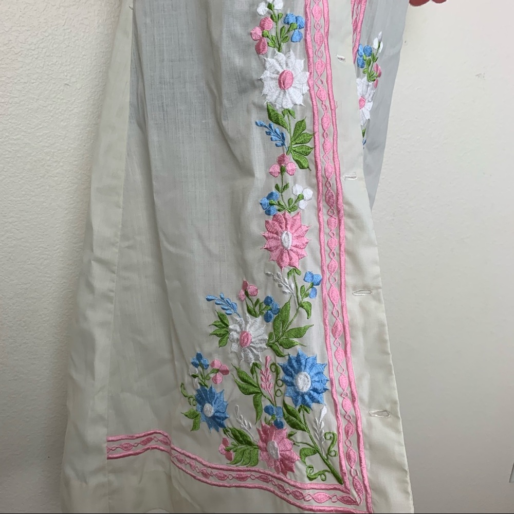 Vintage Floral Robe - Picture 8 of 11